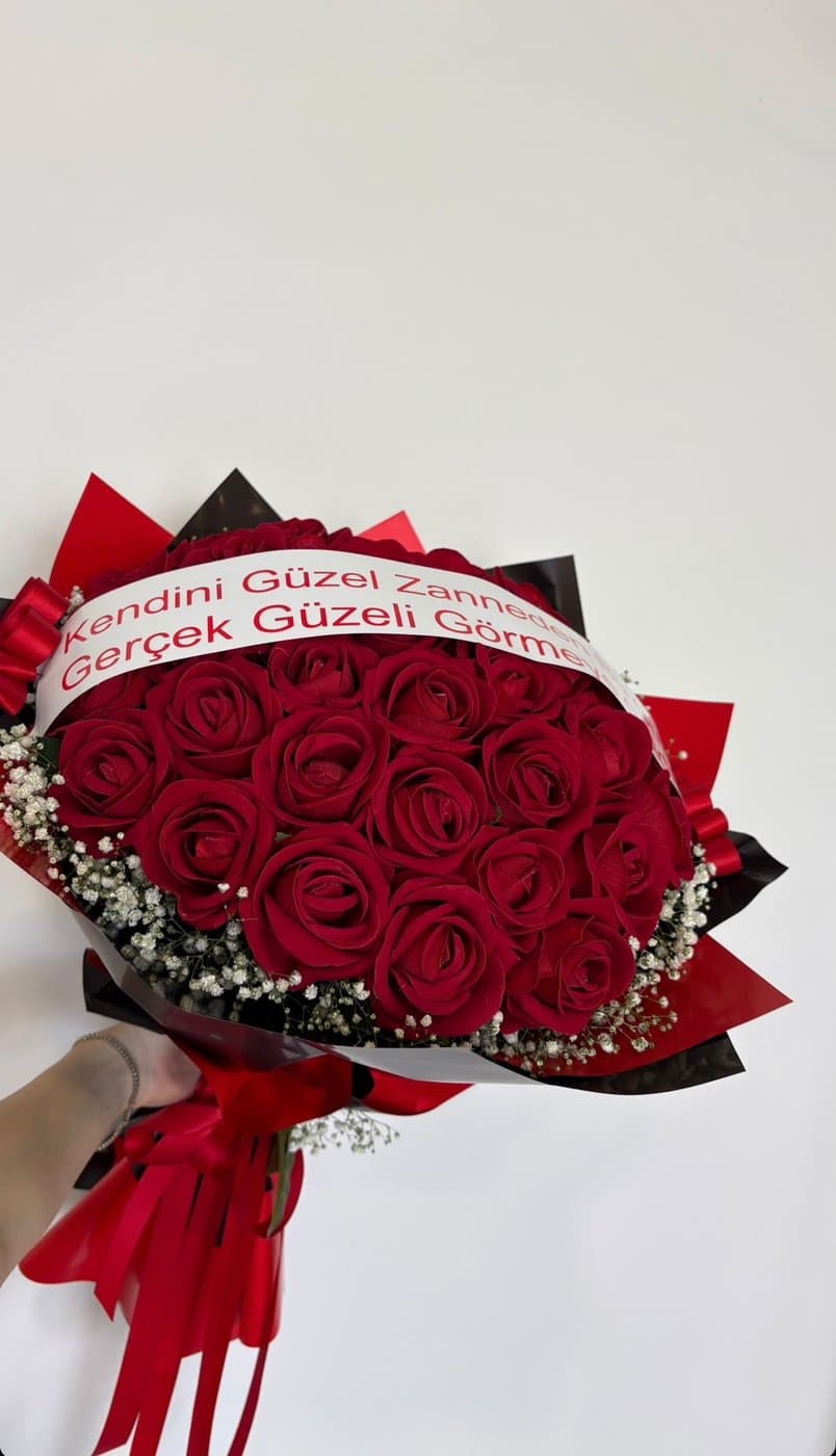 Kırmızı Gül Özel Mesaj Buketi